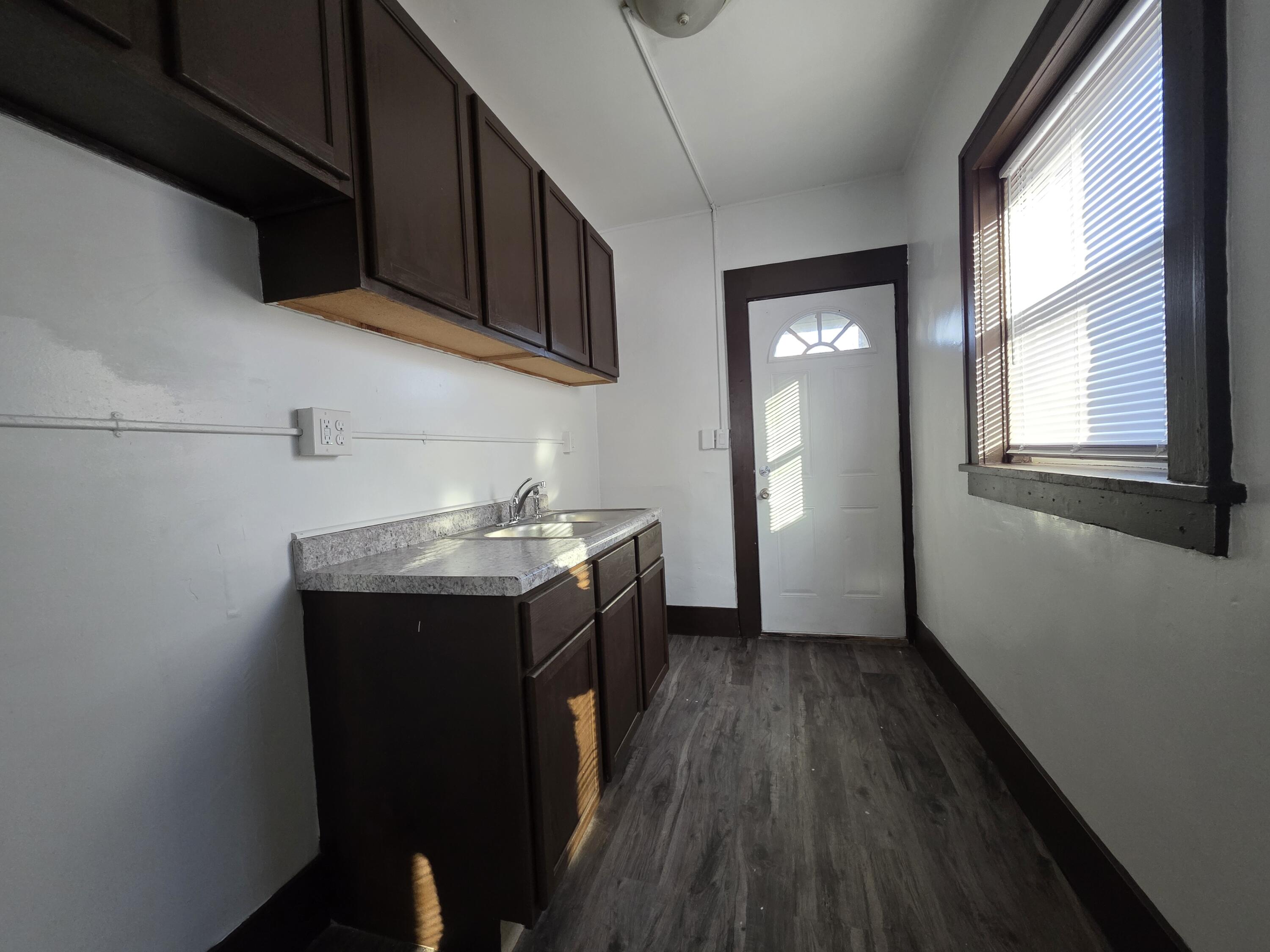 1515 Taylor Avenue, Unit 1 Racine, WI 53403 - Photo 5 of 16 Kitchen