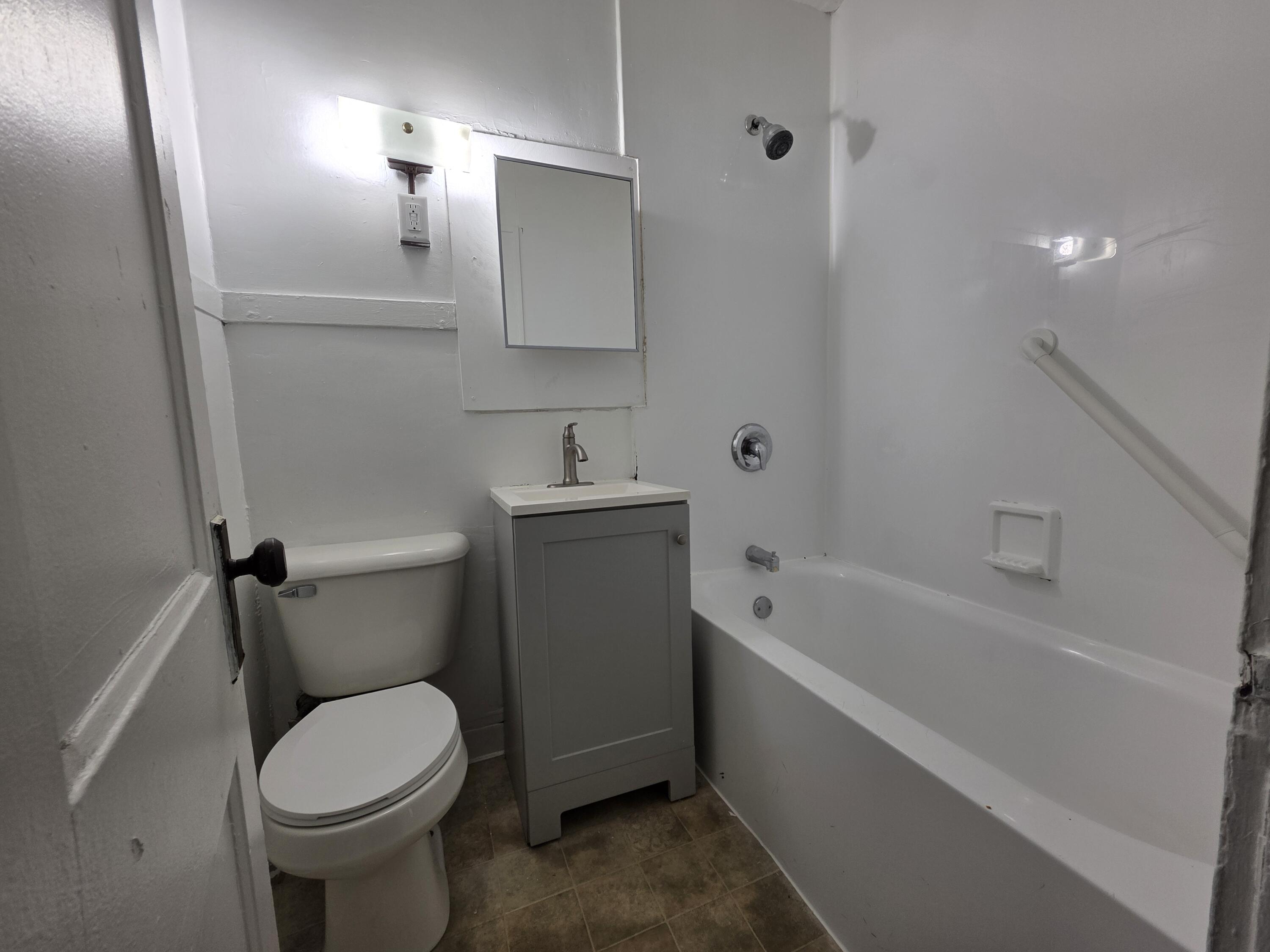 1515 Taylor Avenue, Unit 1 Racine, WI 53403 - Photo 8 of 16 Bathroom