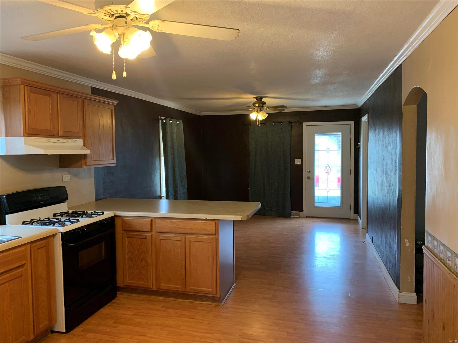 1619 Oak Street Chester, IL 62233 - Photo 2 of 19 Gallery Image 2