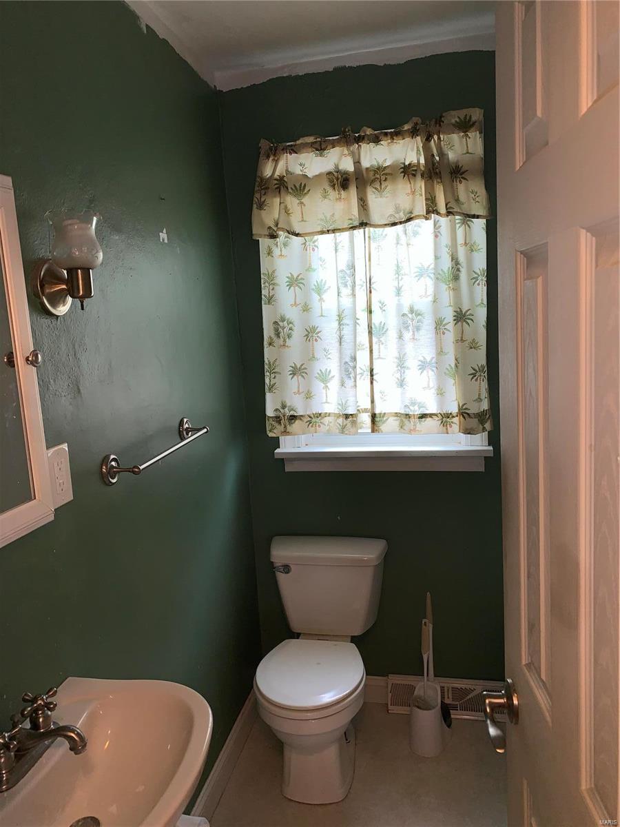 1619 Oak Street Chester, IL 62233 - Photo 9 of 19 Gallery Image 9