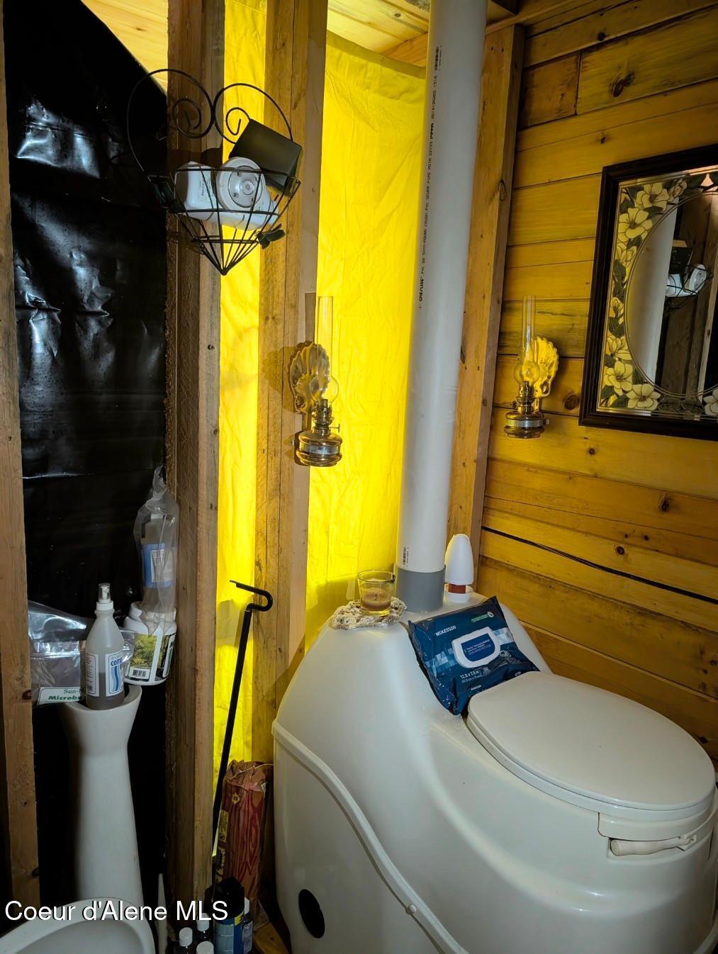 1628 Morris Road Naples, ID 83847 - Photo 21 of 36 Back to basics