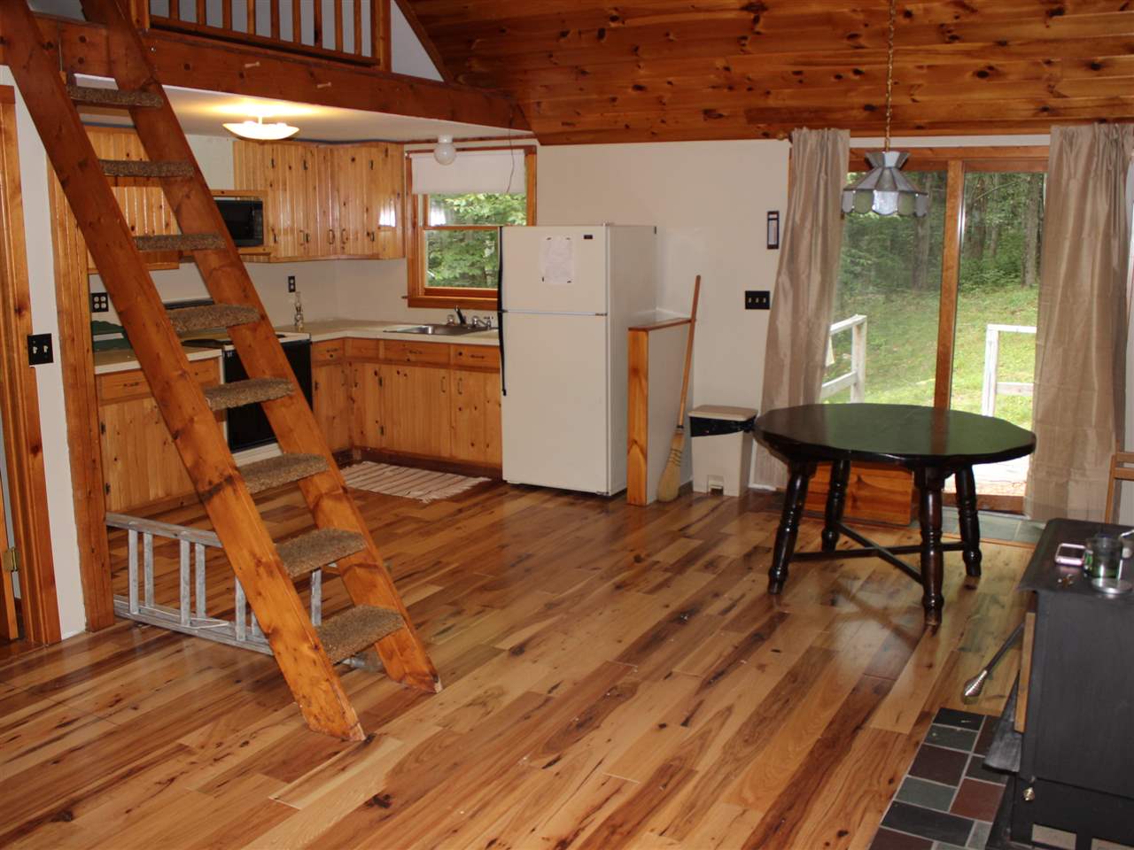 514 Holland Hill Road Putney, VT 05346 - Photo 4 of 12
