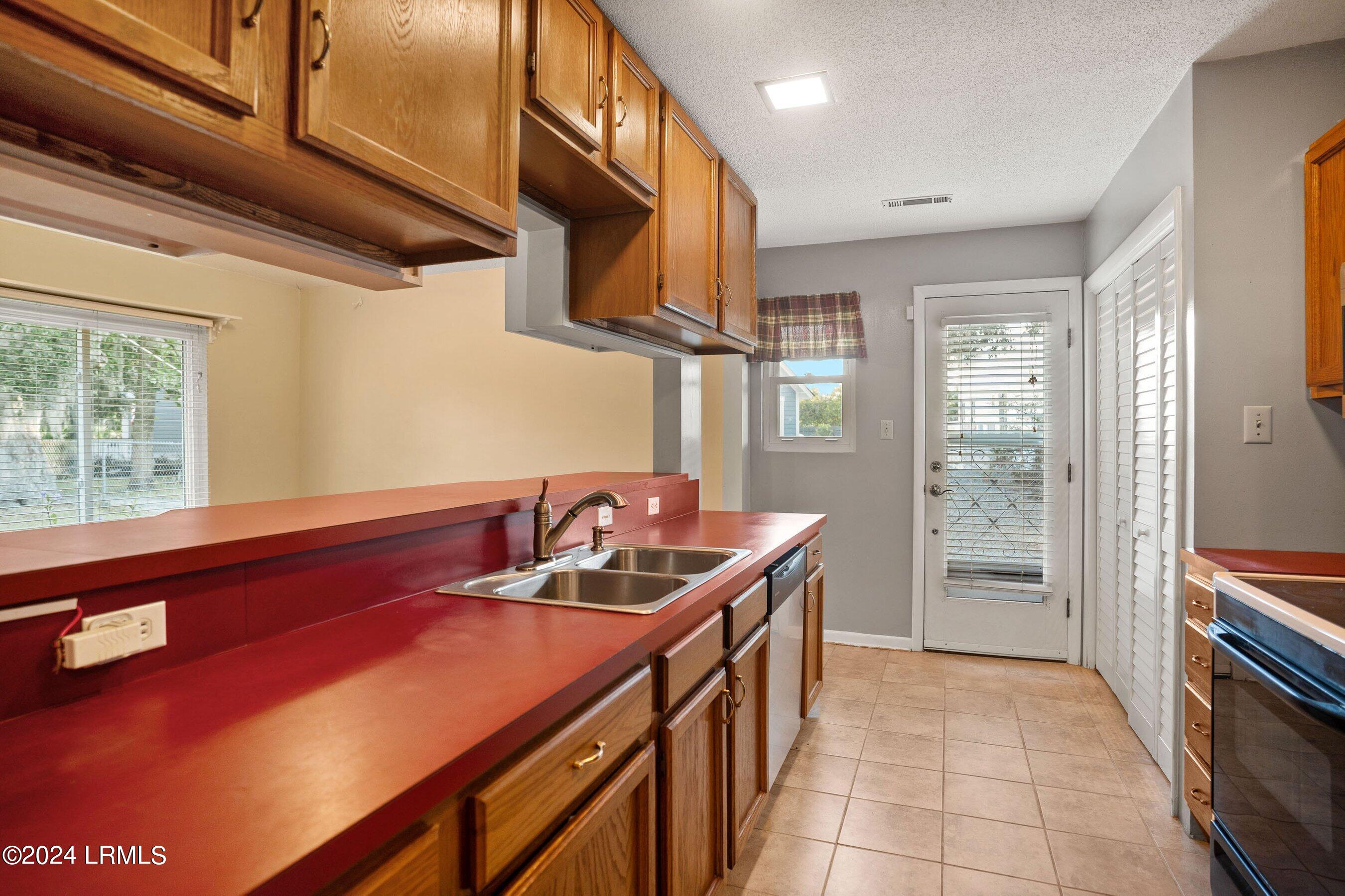 1510 Old Shell Road Port Royal, SC 29935 - Photo 10 of 43 DSC06068-33.jpg-SMALL
