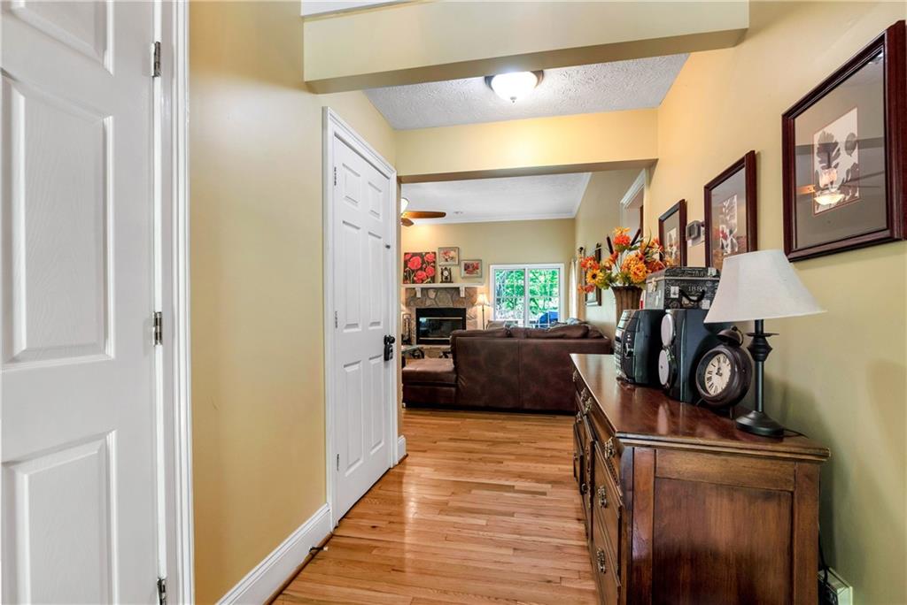 276 Zeppelin Strasse Helen, GA 30545 - Photo 4 of 60 a view of a livingroom with furniture and a livingroom
