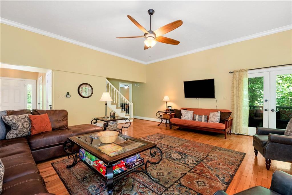 276 Zeppelin Strasse Helen, GA 30545 - Photo 7 of 60 a living room with furniture and a flat screen tv