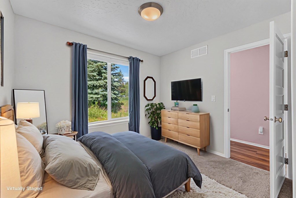 1023 Kaitlyn Loop McCall, ID 83638 - Photo 23 of 38 Guest bedroom #1 Virtually staged