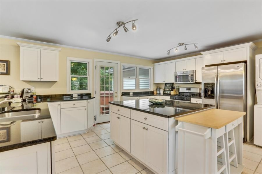 10272 Smith Road Union Pier, MI 49129 - Photo 10 of 37 Kitchen