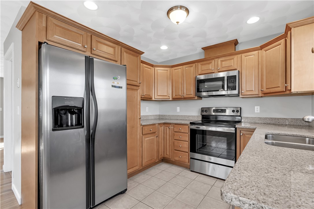 13 Central Street, Unit 7 Lincoln, RI 02838 - Photo 10 of 20