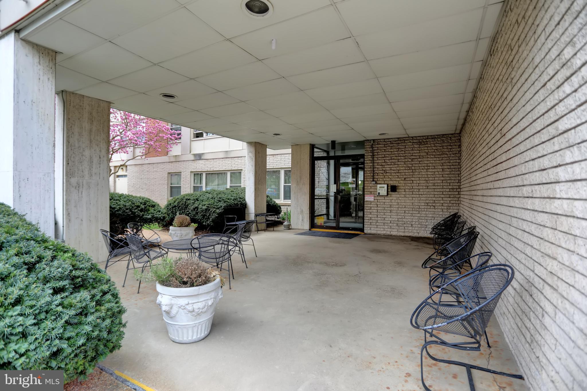 4401 Roland Avenue, Unit 304 Baltimore, MD 21210 - Photo 41 of 50 a outdoor space with furniture