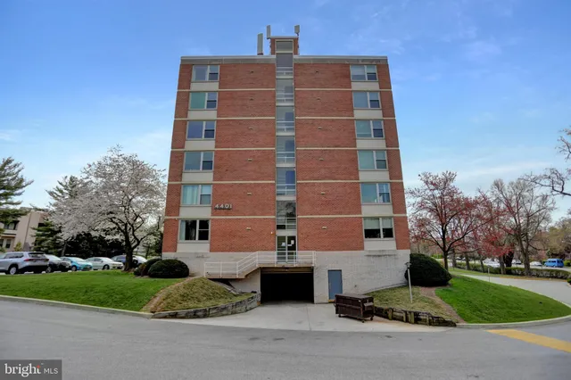 $2,160 | 4401 Roland Avenue, Unit 304, Baltimore, MD 21210