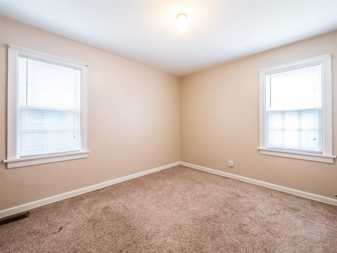1422 Spring Street Fort Wayne, IN 46808 - Photo 14 of 28