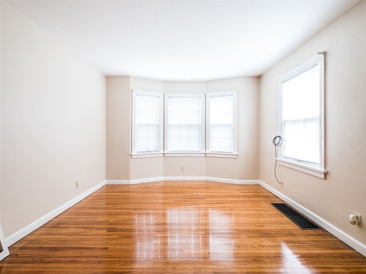 1422 Spring Street Fort Wayne, IN 46808 - Photo 5 of 28