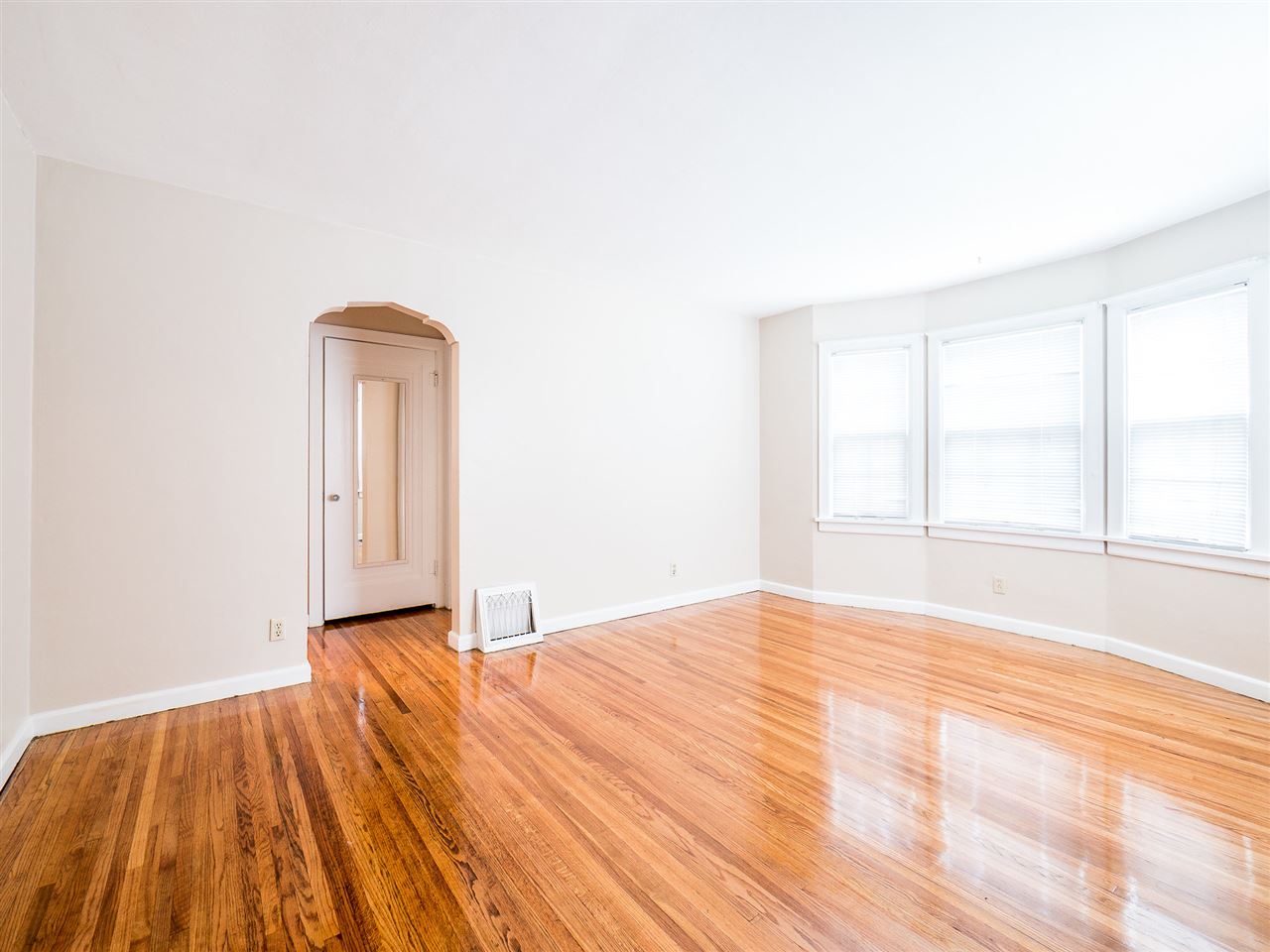 1422 Spring Street Fort Wayne, IN 46808 - Photo 7 of 28