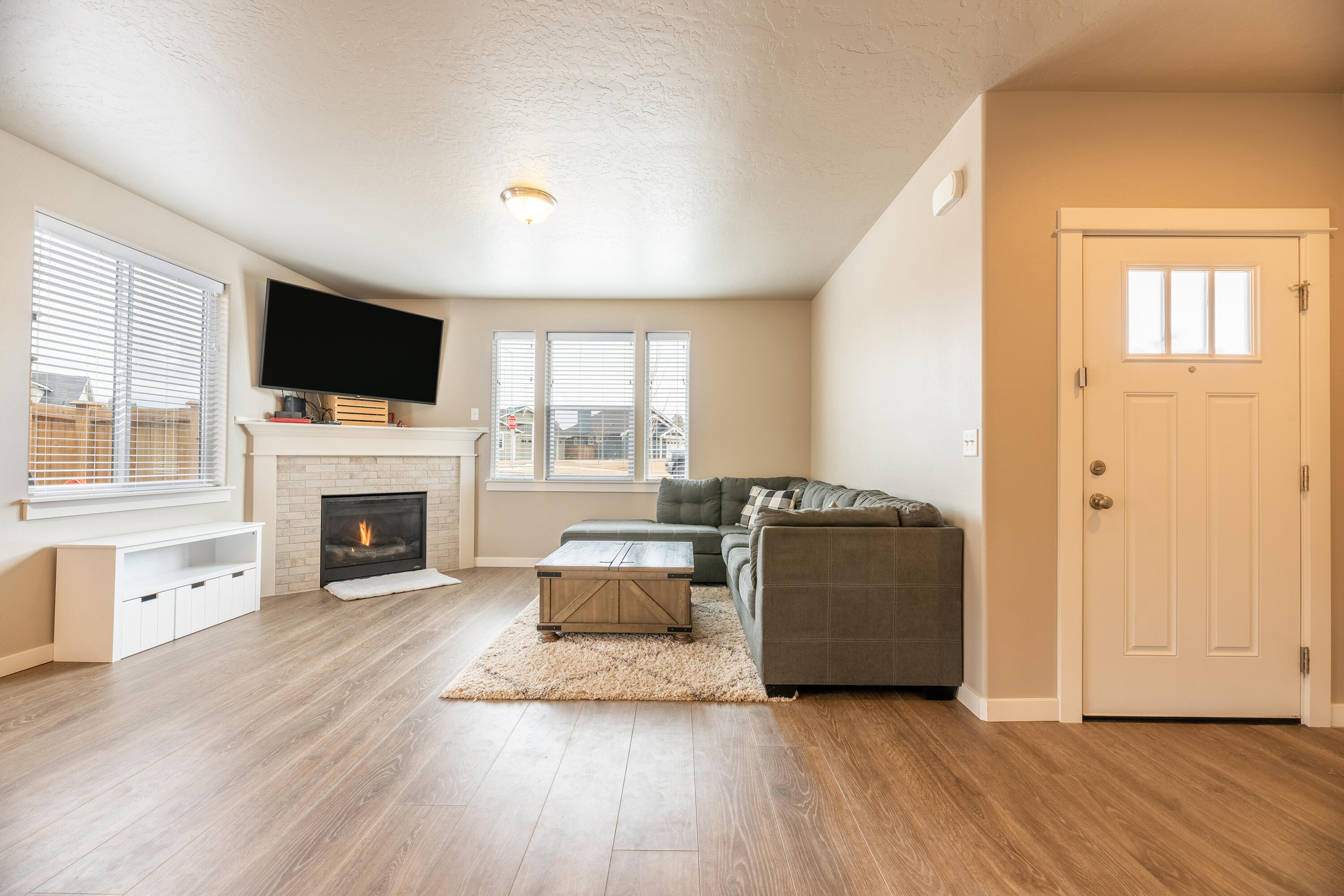 20701 Kilbourne Loop Bend, OR 97701 - Photo 11 of 37 20701NEKilbourneLoop-31