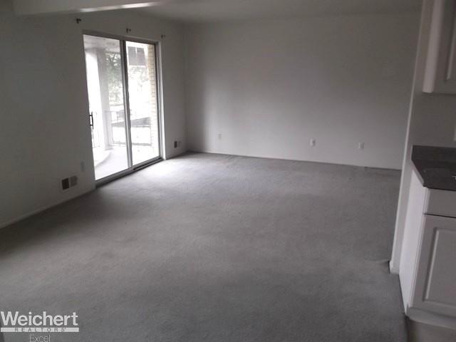 29157 Hayes Road, Unit 8 Warren, MI 48088 - Photo 8 of 15 31260613-7.JPG