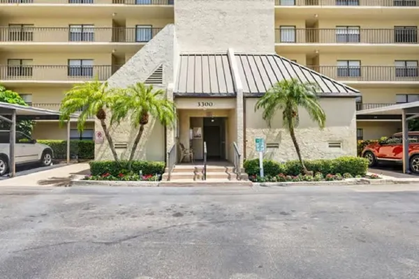$154,900 | 3300 Cove Cay Drive, Unit 6D, Clearwater, FL 33760