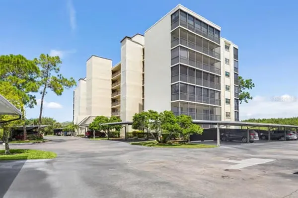 $154,900 | 3300 Cove Cay Drive, Unit 6D, Clearwater, FL 33760