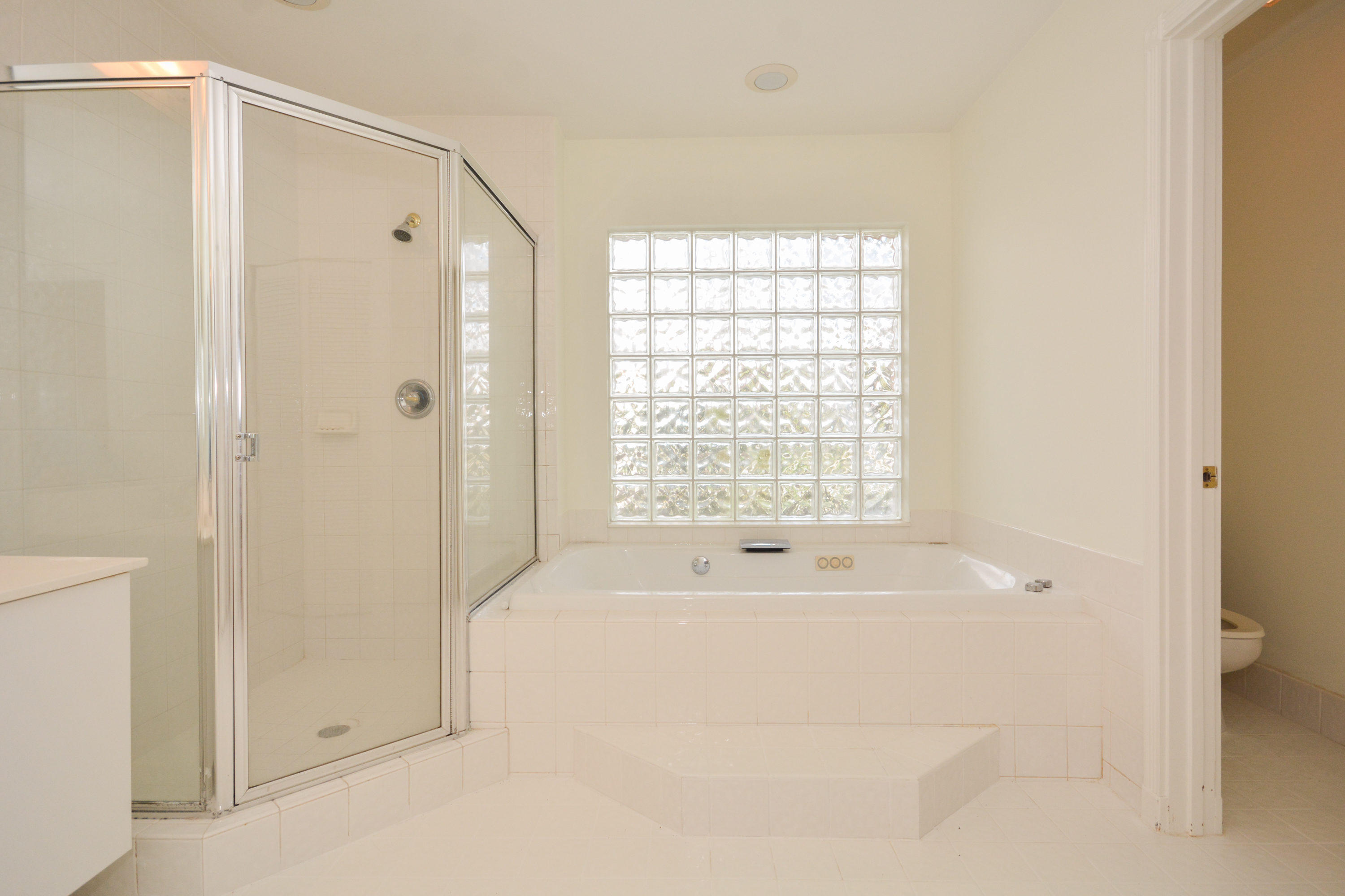 20106 Ocean Key Drive Boca Raton, FL 33498 - Photo 15 of 38 Master Bathroom