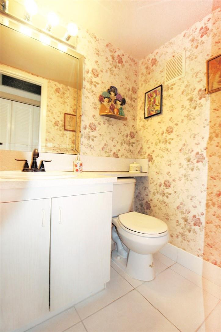 1055 Cambridge C, Unit 1055 Deerfield Beach, FL 33442 - Photo 11 of 52 Guest Bathroom