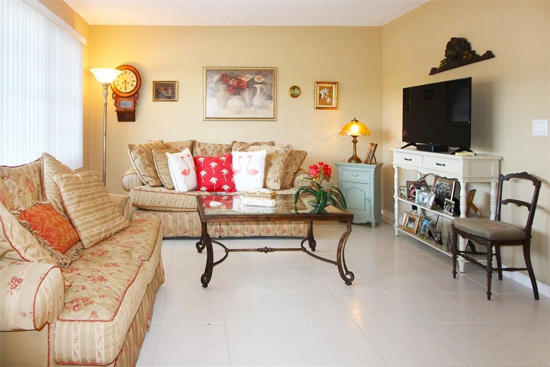 1055 Cambridge C, Unit 1055 Deerfield Beach, FL 33442 - Photo 2 of 52 Photo 2