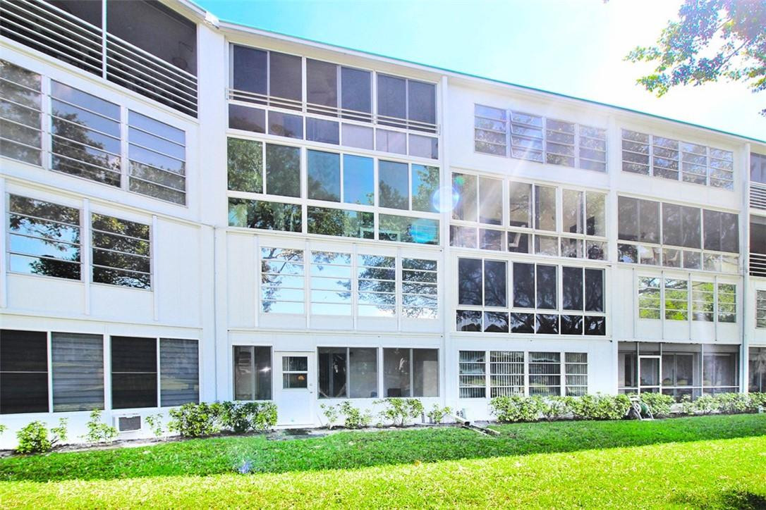 1055 Cambridge C, Unit 1055 Deerfield Beach, FL 33442 - Photo 25 of 52 Photo 25