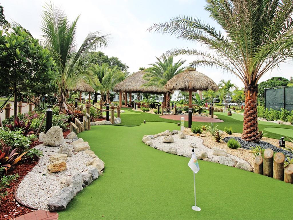 1055 Cambridge C, Unit 1055 Deerfield Beach, FL 33442 - Photo 43 of 52 New Putting Course