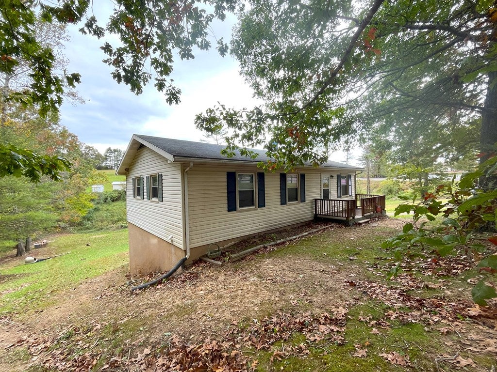 1839 Ivanhoe Road Fries, VA 24330 - Photo 4 of 24 Gallery Image 4