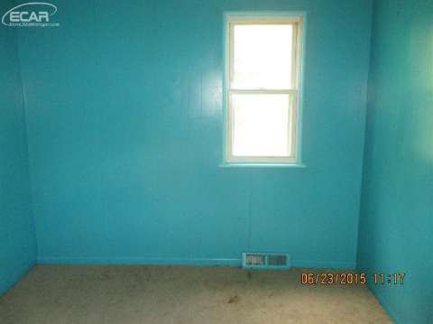 1590 Eberly Road Flint, MI 48532 - Photo 15 of 24 20442068-14.JPG