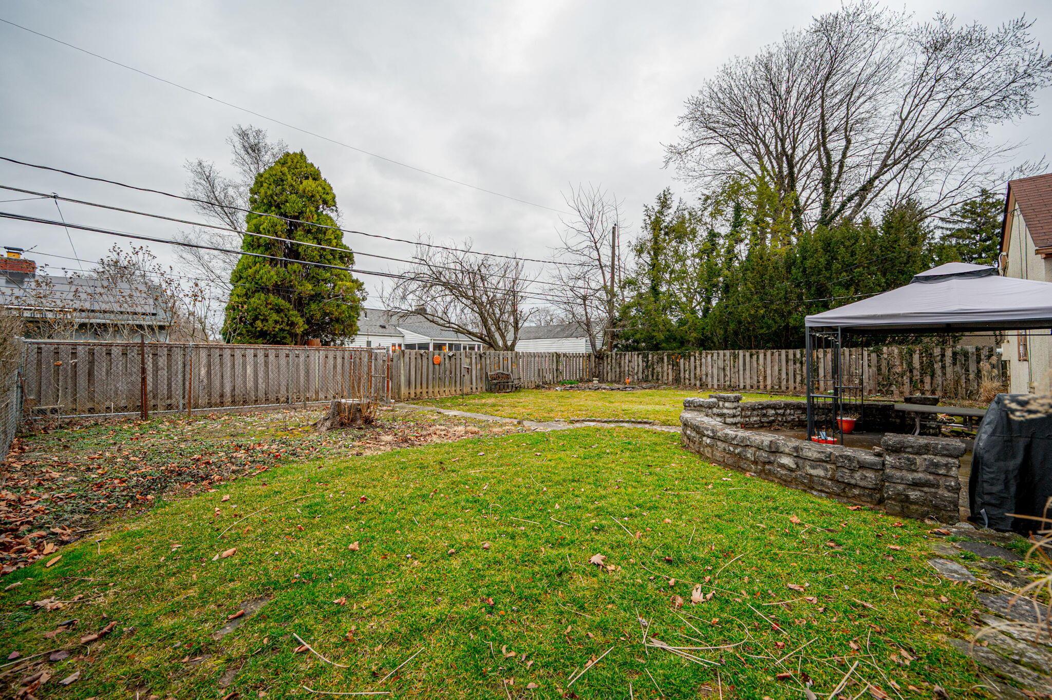 2026 Inchcliff Road Upper Arlington, OH 43221 - Photo 15 of 16 Backyard