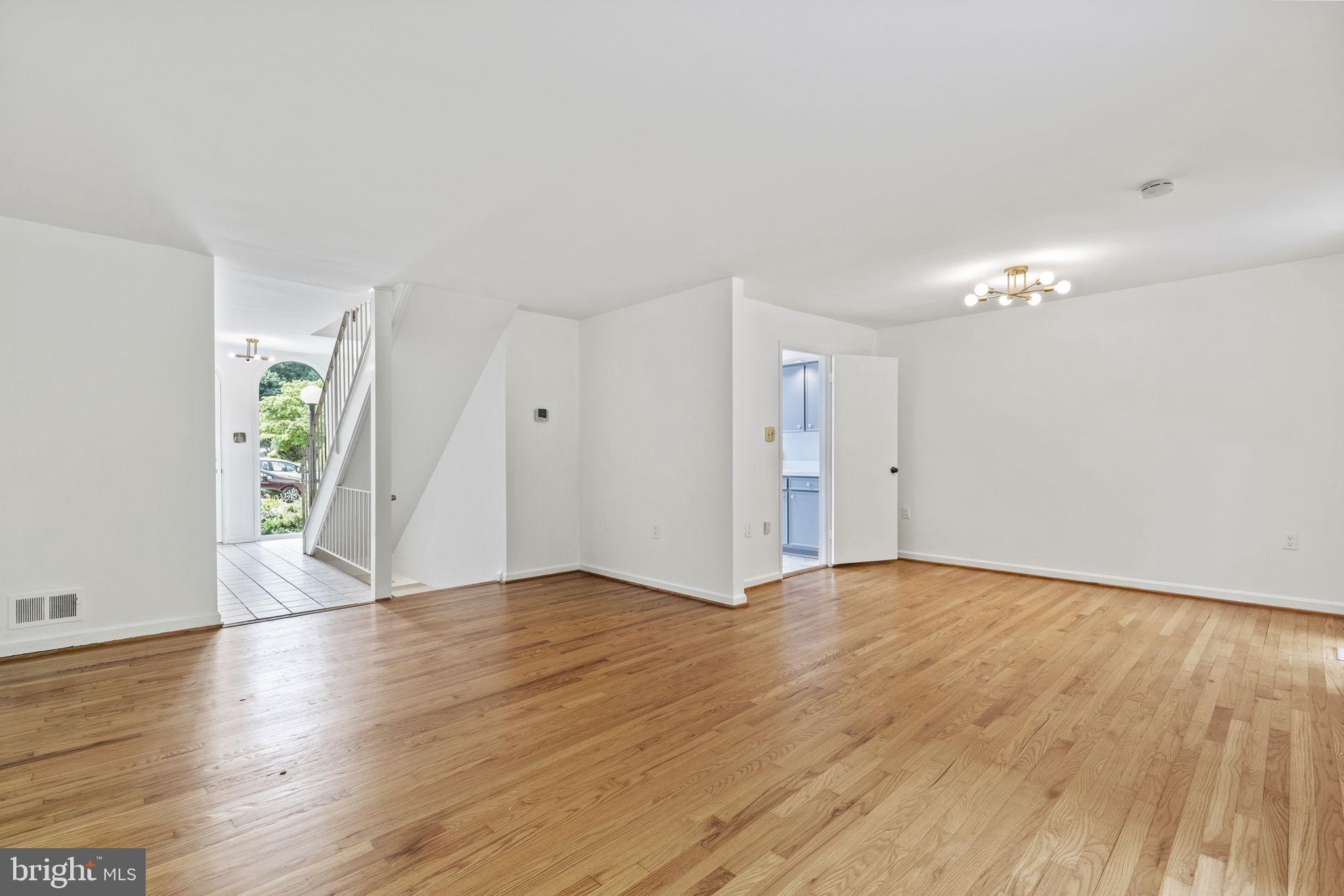 8020 Inverness Ridge Road Potomac, MD 20854 - Photo 12 of 46