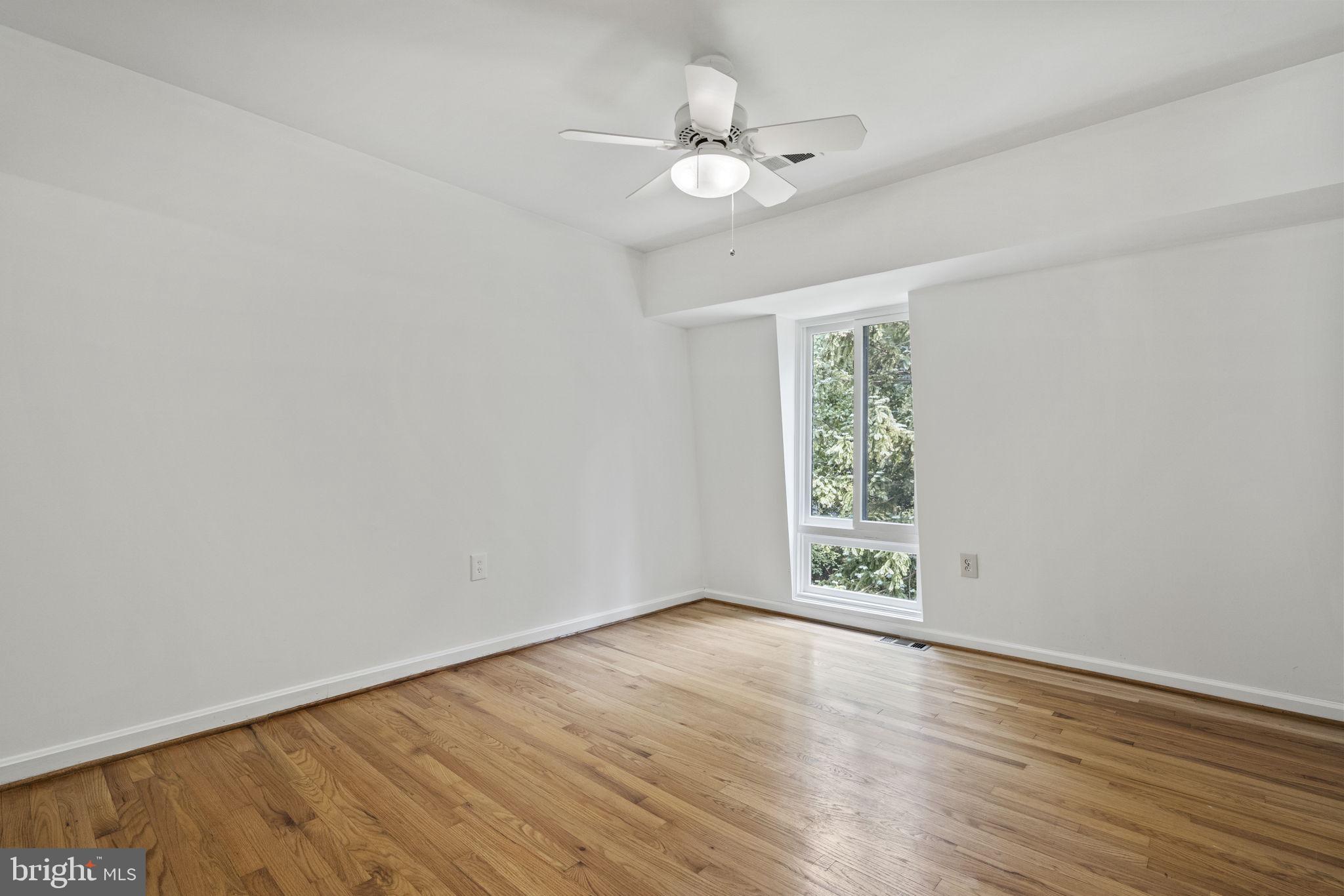 8020 Inverness Ridge Road Potomac, MD 20854 - Photo 16 of 46