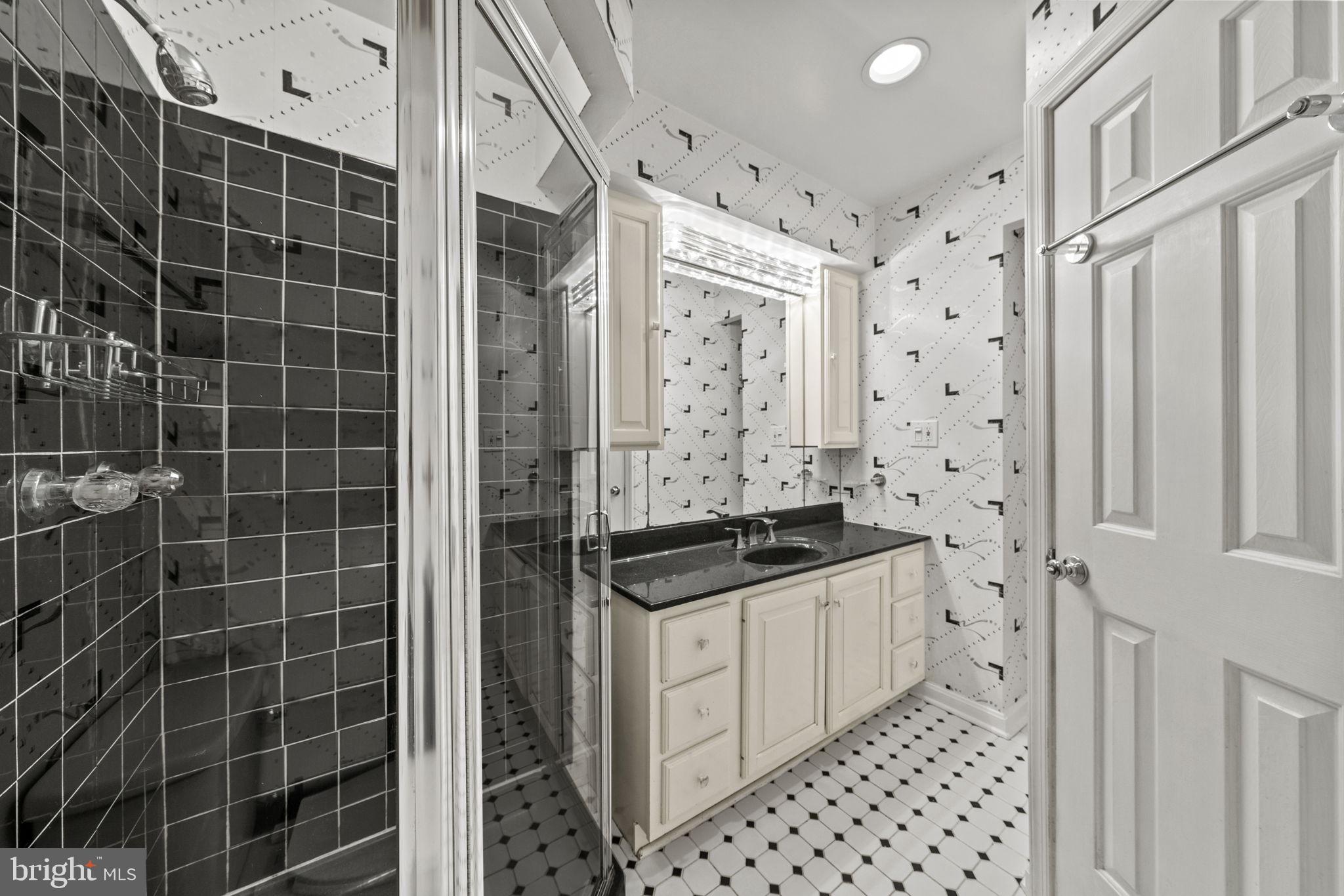 8020 Inverness Ridge Road Potomac, MD 20854 - Photo 22 of 46