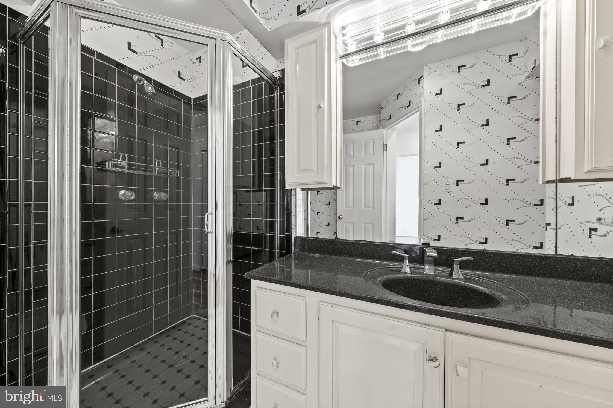 8020 Inverness Ridge Road Potomac, MD 20854 - Photo 24 of 46