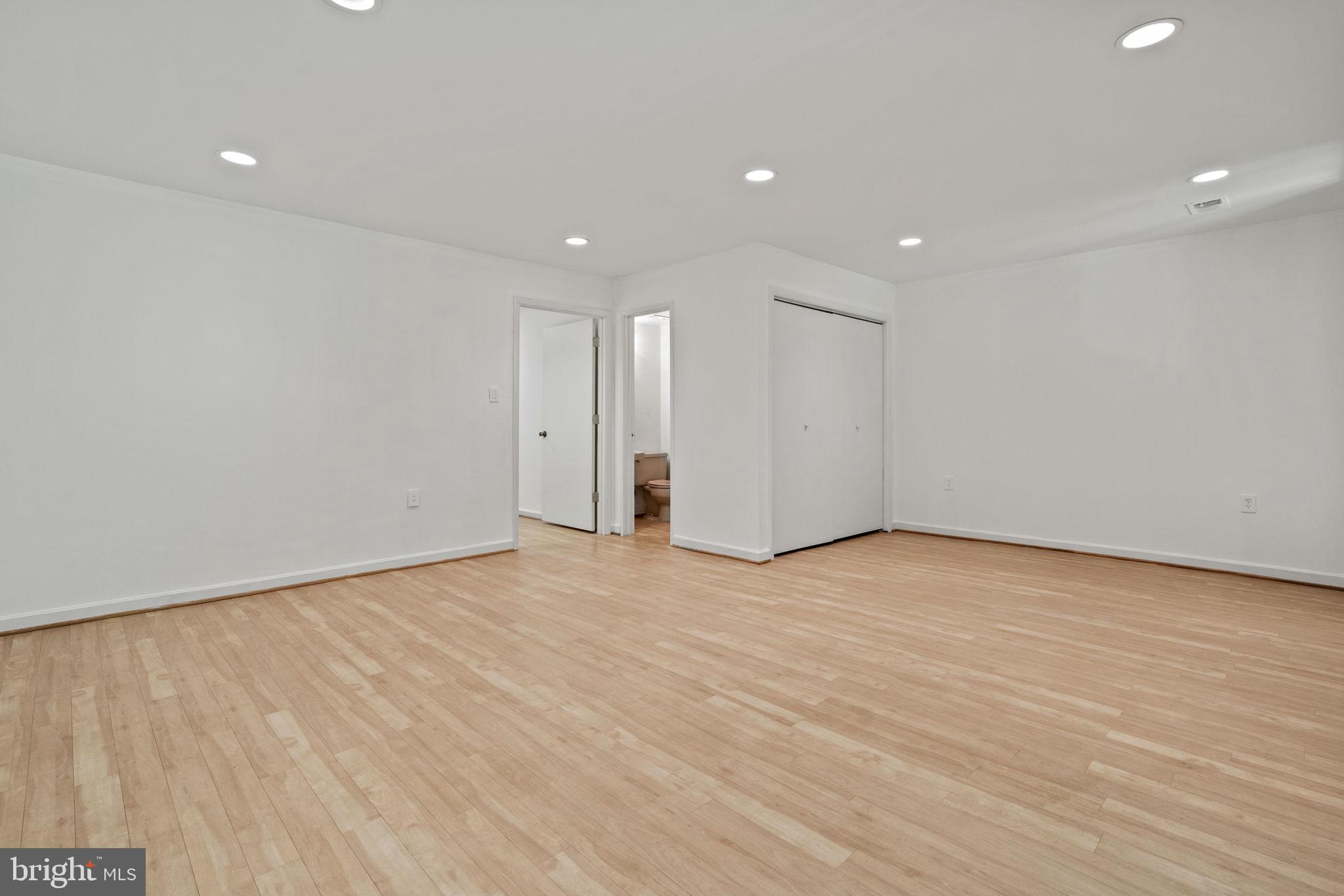 8020 Inverness Ridge Road Potomac, MD 20854 - Photo 27 of 46