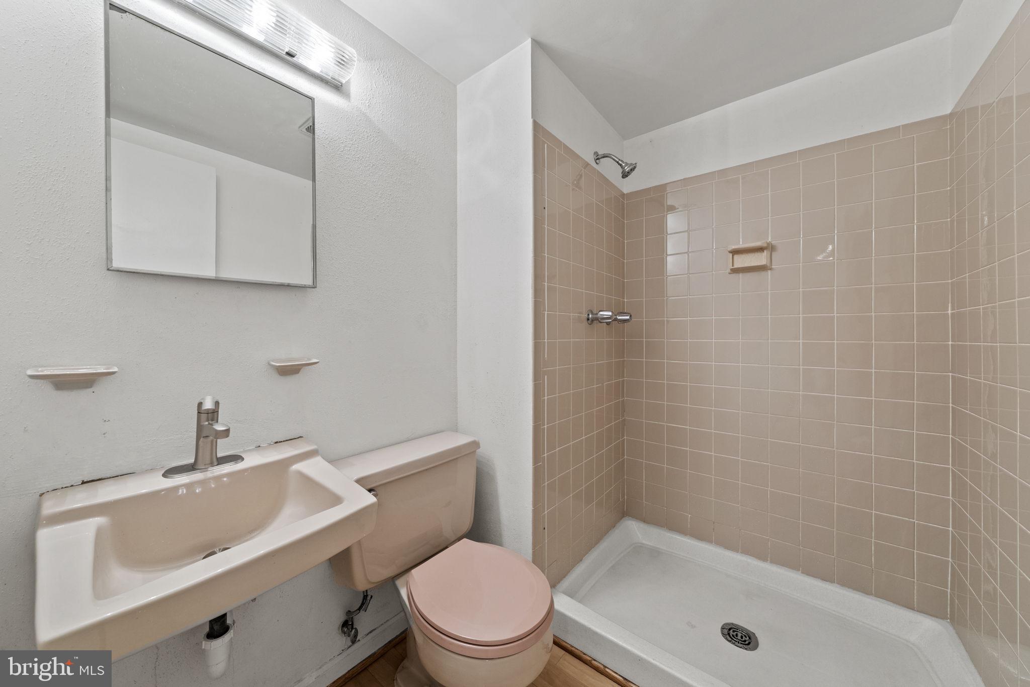 8020 Inverness Ridge Road Potomac, MD 20854 - Photo 29 of 46