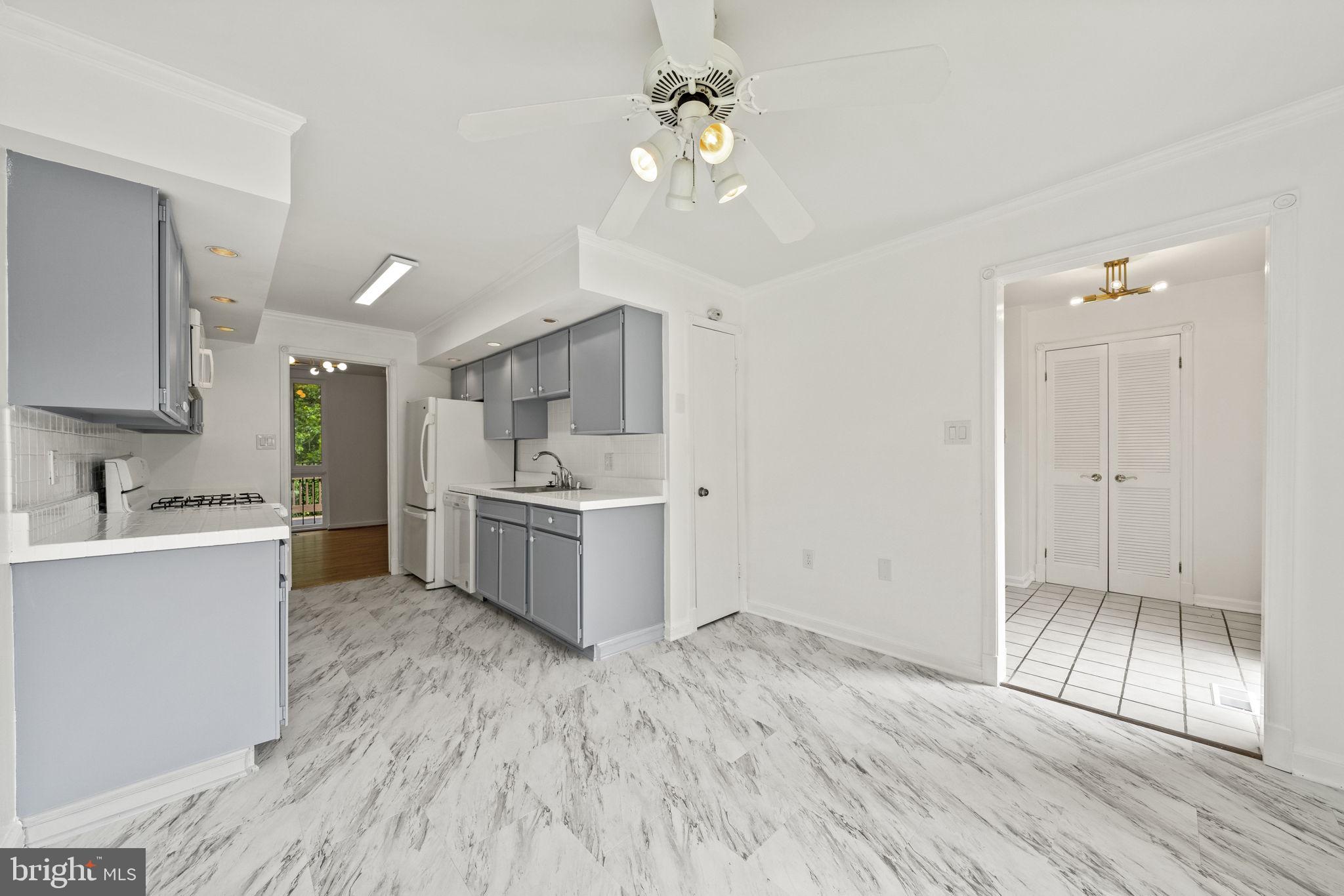 8020 Inverness Ridge Road Potomac, MD 20854 - Photo 6 of 46