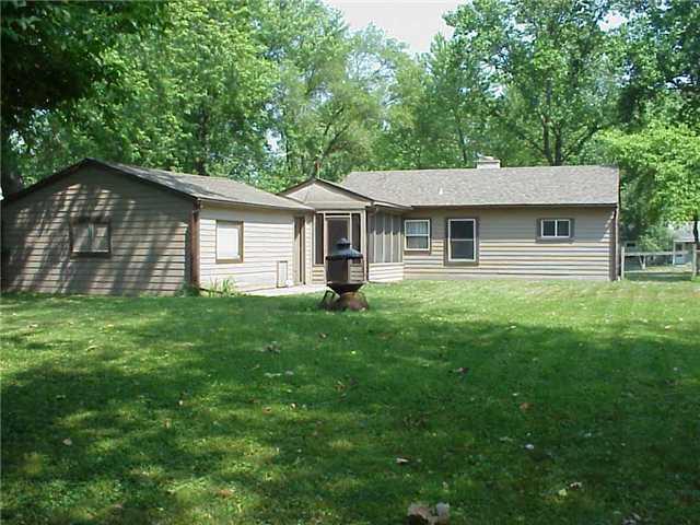 1939 Ruth Drive Indianapolis, IN 46240 - Photo 5 of 17 Gallery Image 5
