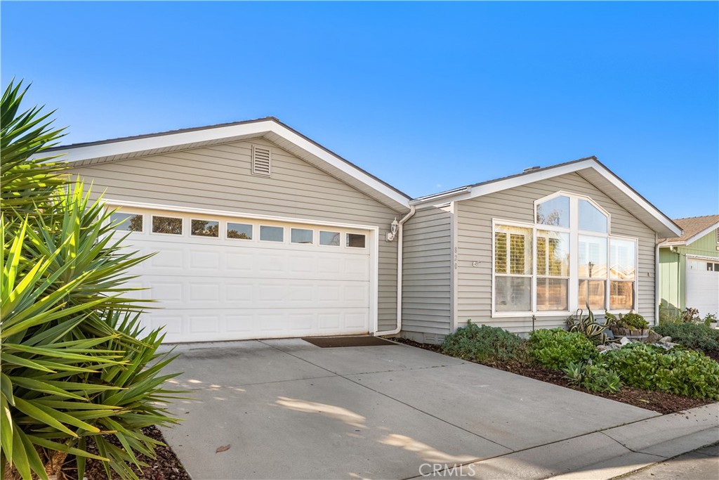 820 Vista Del Rio Santa Maria, CA 93458 - Photo 4 of 57