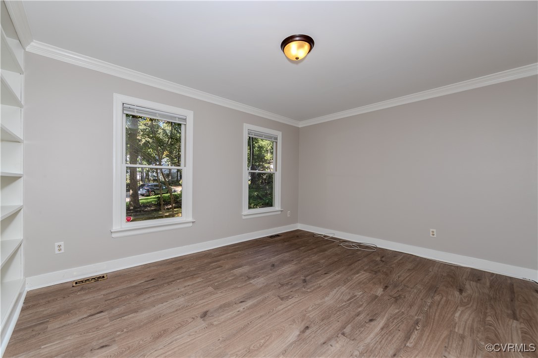 13817 Laurel Spring Road Chester, VA 23831 - Photo 4 of 40 Additional living room pic featuring ornamental mo