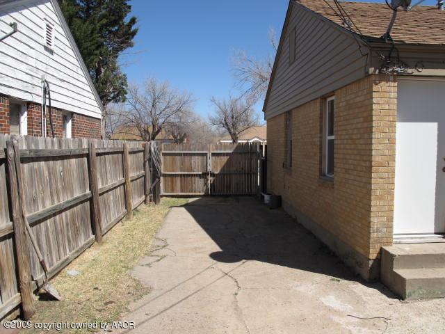 3618 South Ong Street Amarillo, TX 79110 - Photo 16 of 17 a view of wooden balcony