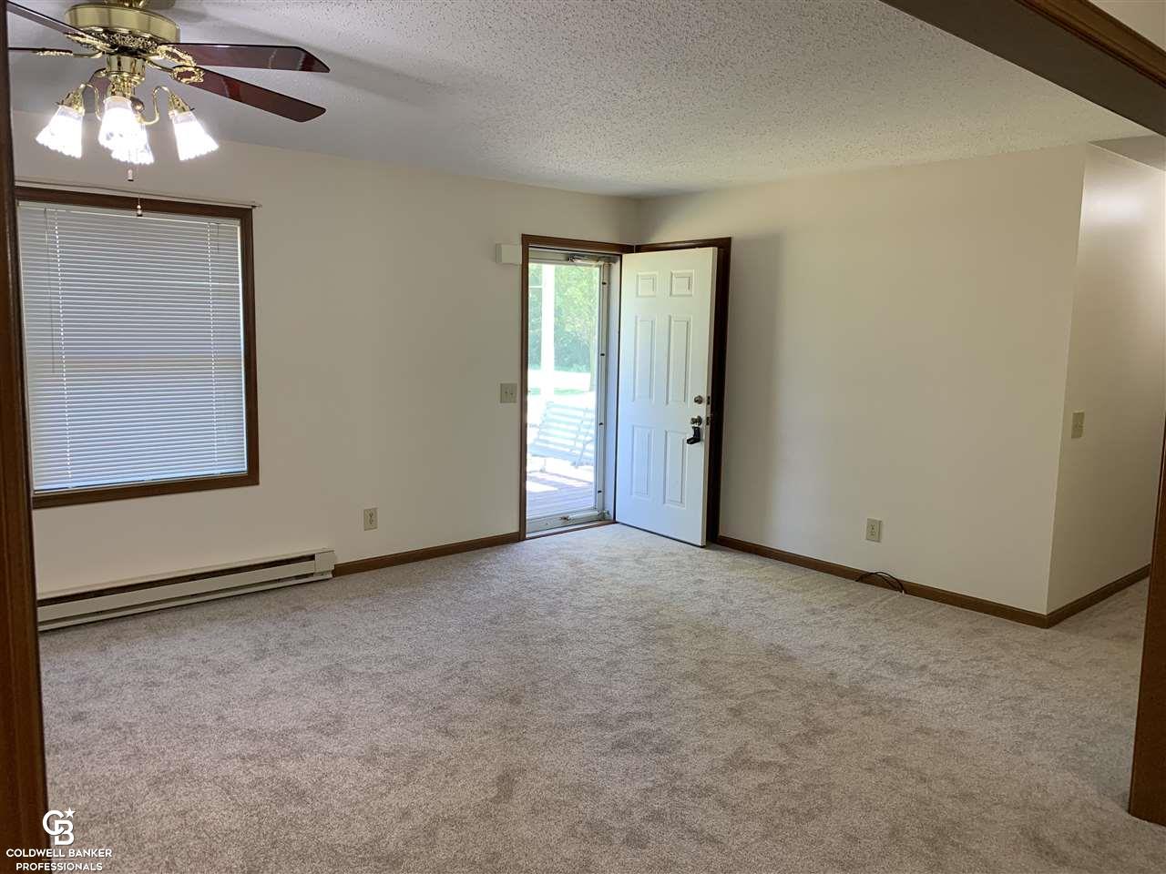 9157 Rynn Road Avoca, MI 48006 - Photo 10 of 47 31387309-9.JPG