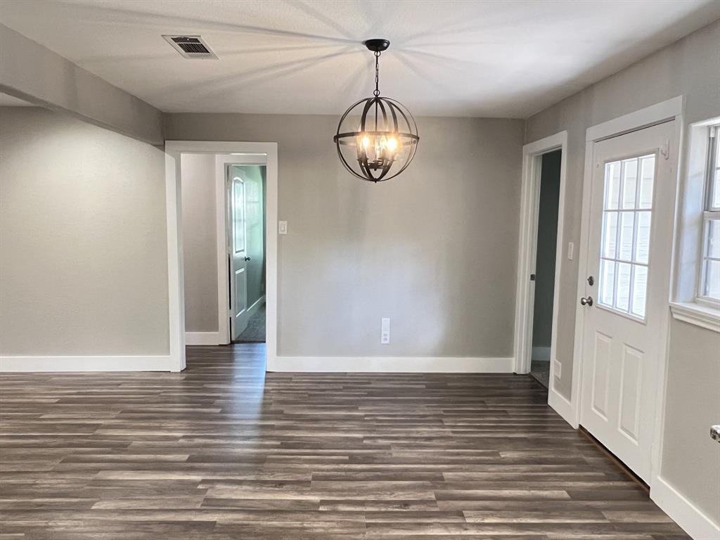 302 Glen Oaks Road Bonham, TX 75418 - Photo 6 of 17
