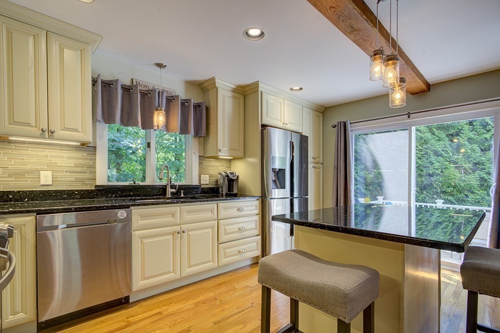 11 Susan Road Marblehead, MA 01945 - Photo 7 of 38