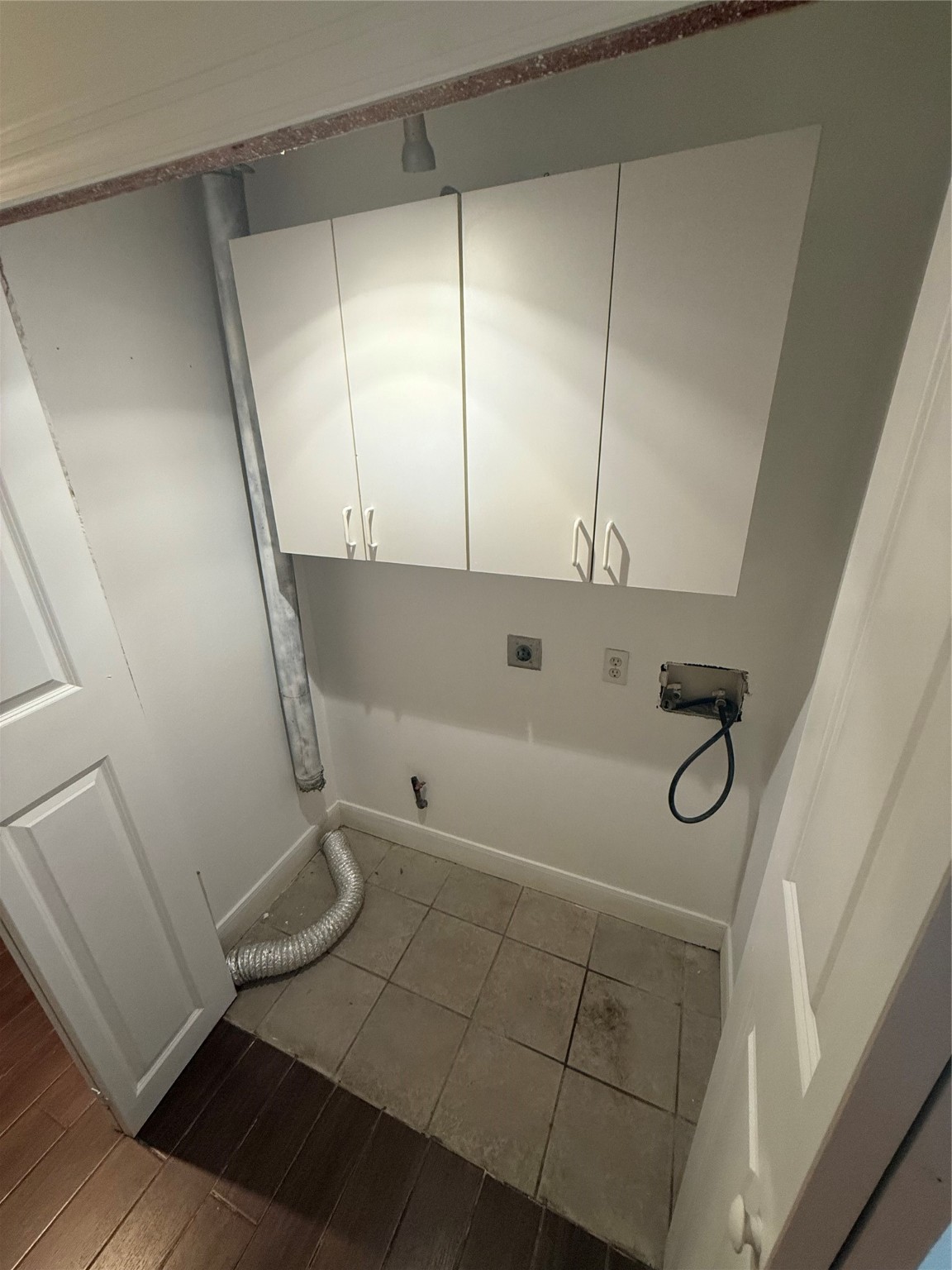 919 Lovett Street Tomball, TX 77375 - Photo 8 of 21 a bathroom with a bathtub and a shower