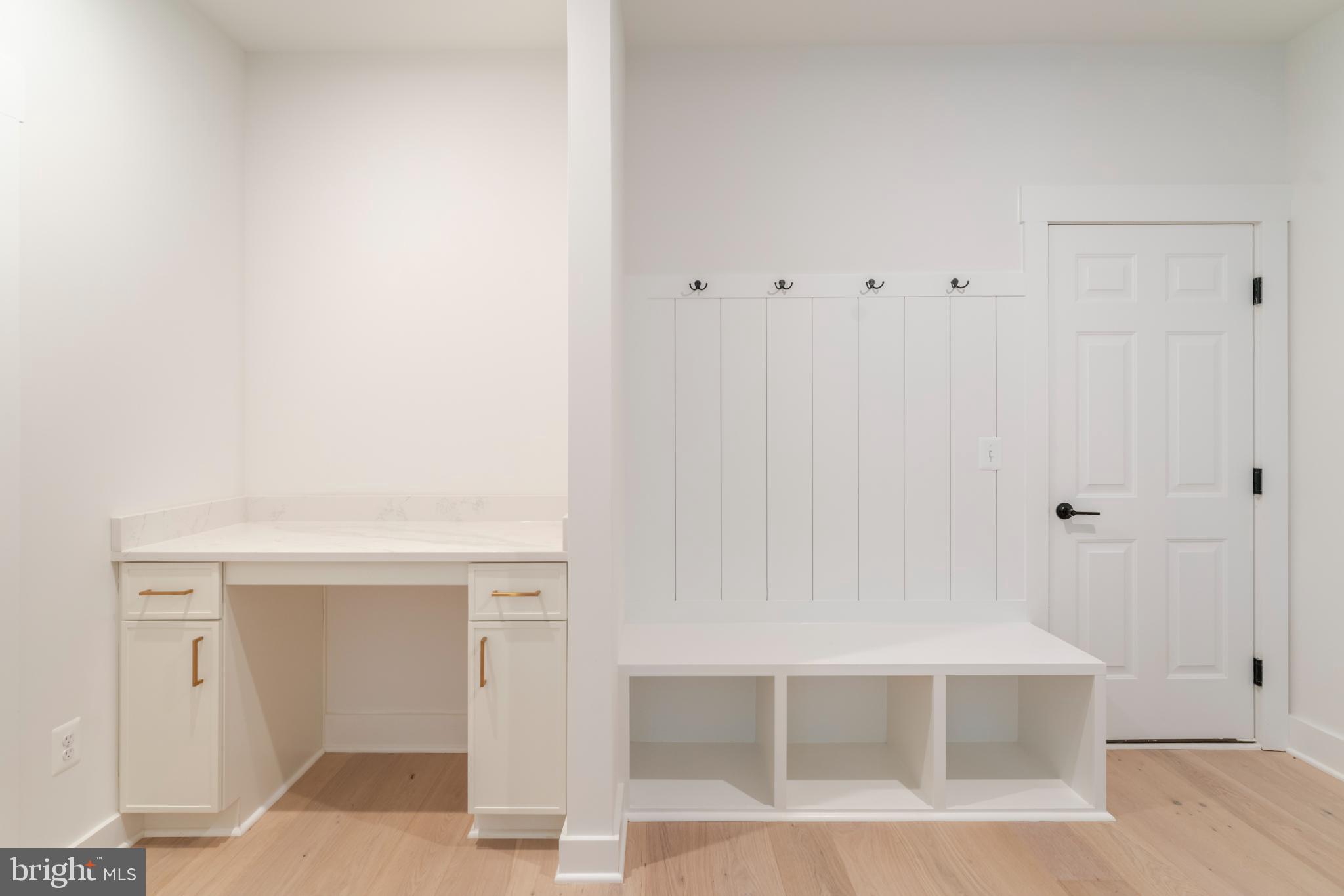 623 Traveller Court Lothian, MD 20711 - Photo 30 of 76 Stylish entryway with functional design.