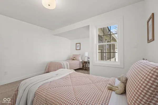 $259,900 | 218 Walnut Street, Greenfield, IN 46140