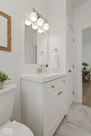 $259,900 | 218 Walnut Street, Greenfield, IN 46140