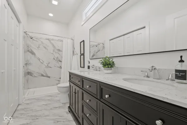 $259,900 | 218 Walnut Street, Greenfield, IN 46140