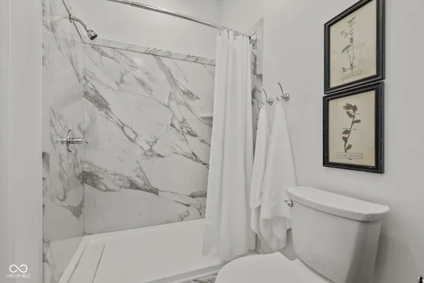 $259,900 | 218 Walnut Street, Greenfield, IN 46140