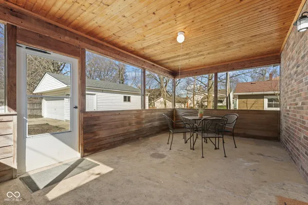$259,900 | 218 Walnut Street, Greenfield, IN 46140